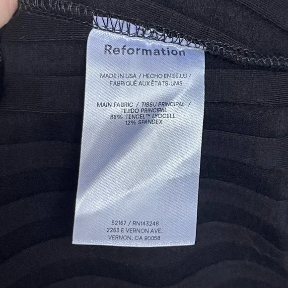 NEW REFORMATION Libra Knit Dress Black
$128 Wide Rib Faux Turtleneck Slit Large - Picture 13 of 13